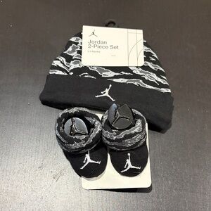 Jordan Infant Black and Gray Set NEW never worn!